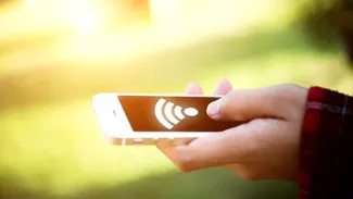 Pericolul ascuns din spatele Wi-Fi-ului gratuit. Cum îți pot fura HACKERII datele în câteva secunde