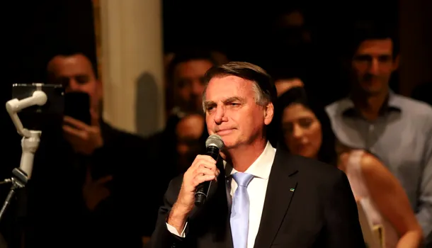 <span style='background-color: #1e73be; color: #fff; ' class='highlight text-uppercase'>EXTERNE</span> Ex-președintele Braziliei, REFUGIAT două nopți în Ambasada Ungariei după ce i-a fost confiscat pașaportul. Ce acuzații îl vizează pe Jair Bolsonaro