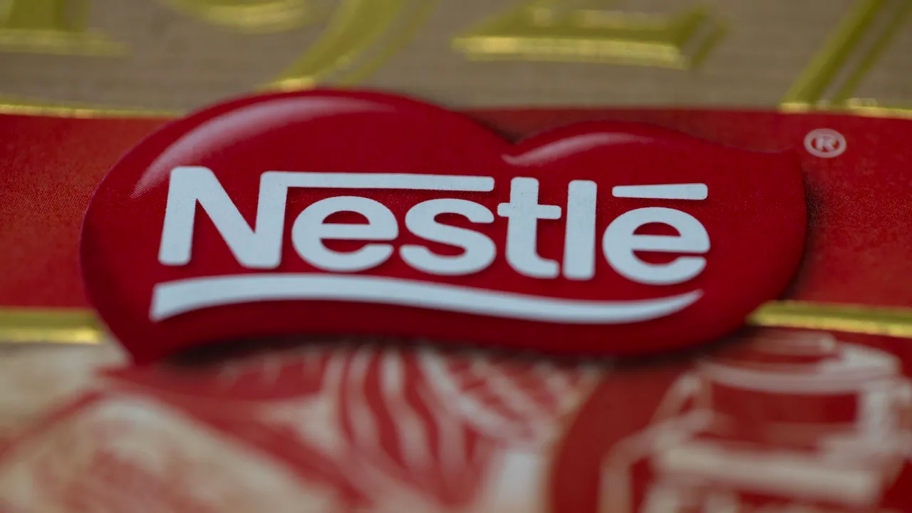 UNGURII pun mâna pe napolitanele JOE. Nestle închide SINGURA fabrică din România