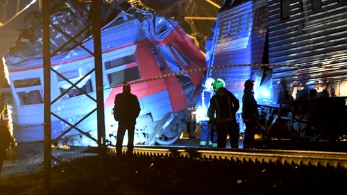 Accident groaznic la Moscova: un tren fără frâne a intrat în plin într-un tren de navetiști: zeci de oameni au fost răniți