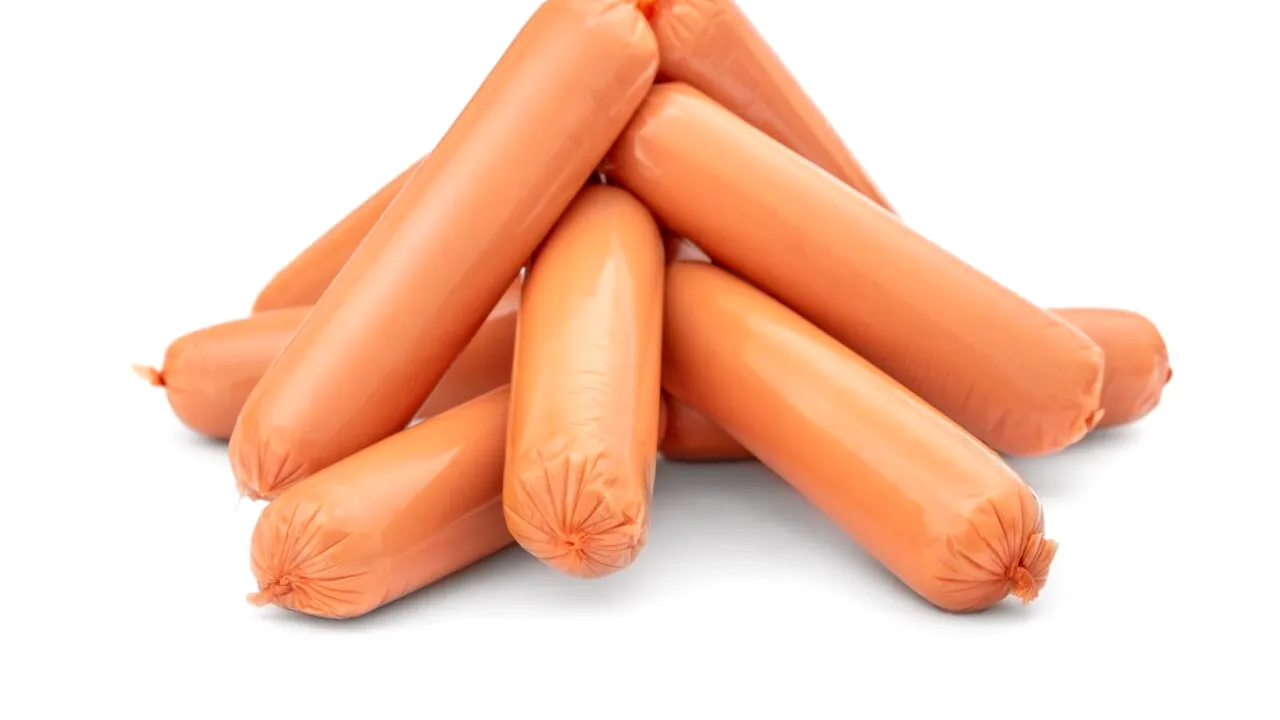 Cum alegem crenvurștii cei mai SĂNĂTOȘI? Detaliile la care trebuie să fim atenți: „Este cea mai mare greșeală!”