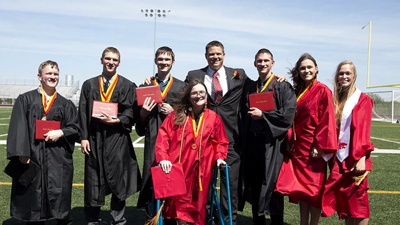 În urmă cu 22 de ani, soțul a părăsit-o, după ce a născut șapte copii. Cum arată azi „miracolele medicale