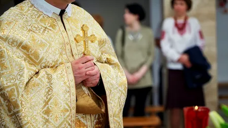 Episcopul Sălajului a fost SUSPENDAT din funcție, după ce a fost acuzat că a sustras din vistierie o sumă uriașă de bani