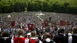 Procesiune catolică de Rusalii. Circa 300.000 de pelerini sunt așteptați la Șumuleu Ciuc. Președintele Ungariei se află printre cei prezenți