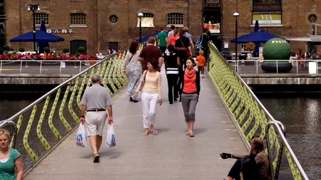 Un român fără picioare a fost arestat la Londra, pentru că cerșea într-un mod insuportabil pentru trecători