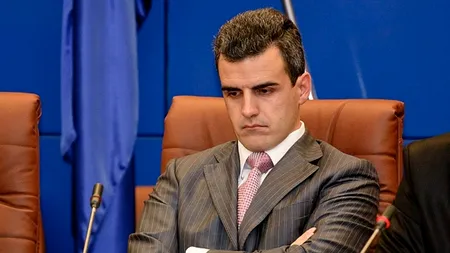 Candidat PDL la Senat, sfătuit să renunțe la BMW și să circule cu Dacia Logan