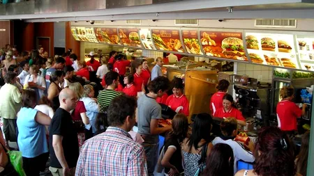 McDonald's introduce în România trei noi meniuri