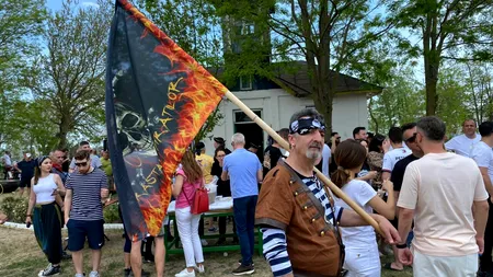 VIDEO | A început „Parastasul Piraților Nepomeniți” la SULINA. Ce mesaje au transmis artiștii care se alătură evenimentului