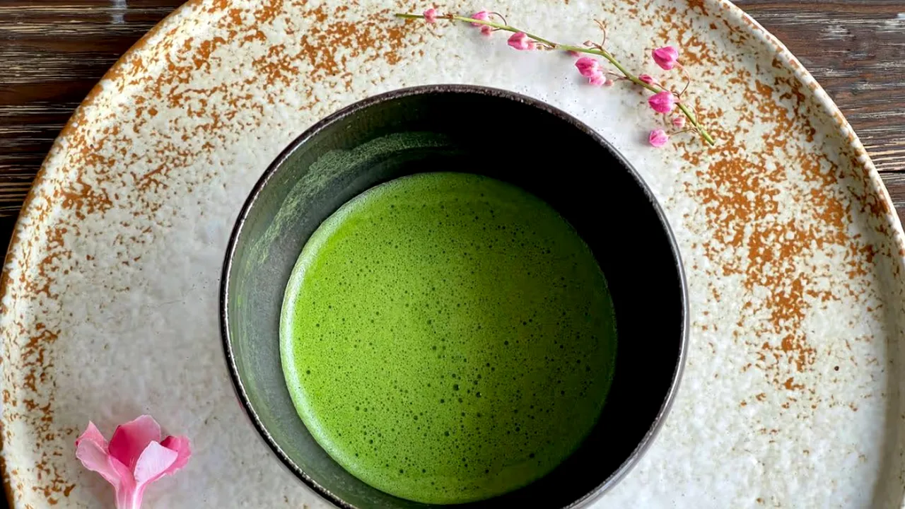 Băutura de dimineață bogată în antioxidanți. Mai sănătoasă decât cafeaua și ceaiul de ghimbir