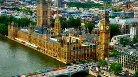 Urme de cocaină, descoperite în toaletele parlamentului britanic. 