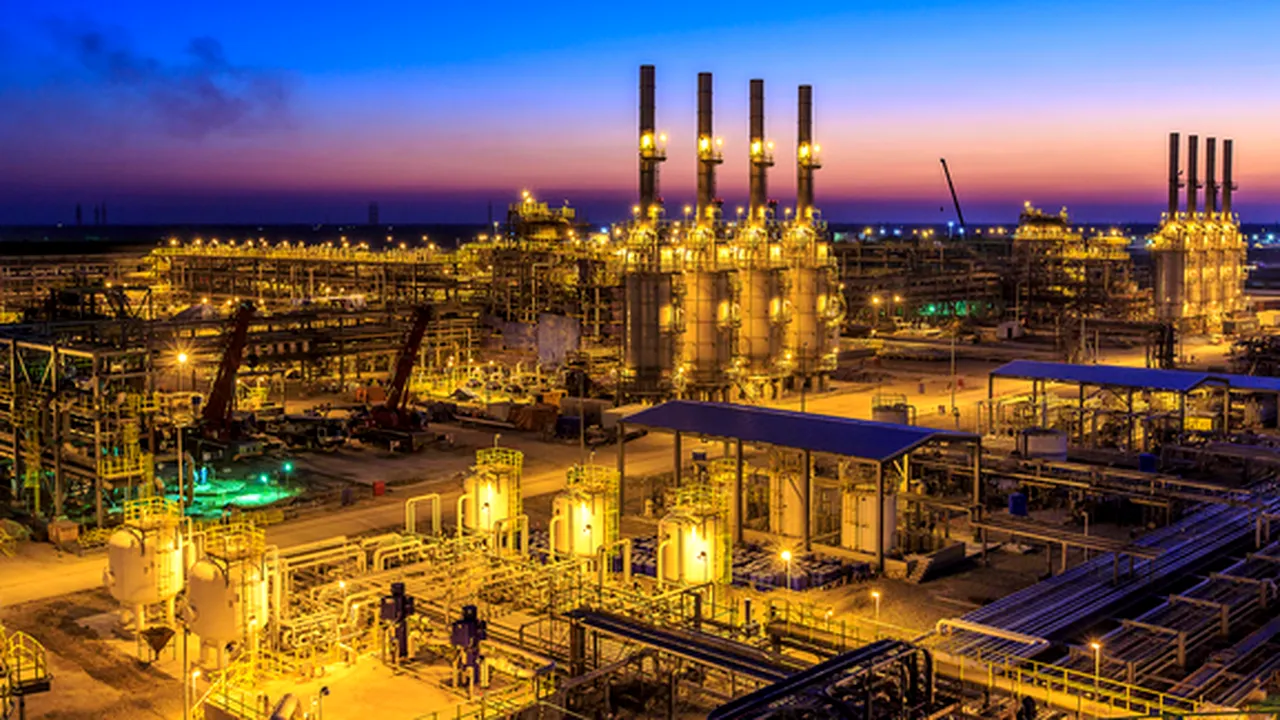Lukoil oprește, după 16 ani, producția de pe unul dintre cele mai mari zăcăminte de petrol din lume. Totul din cauza sancțiunilor lui Trump