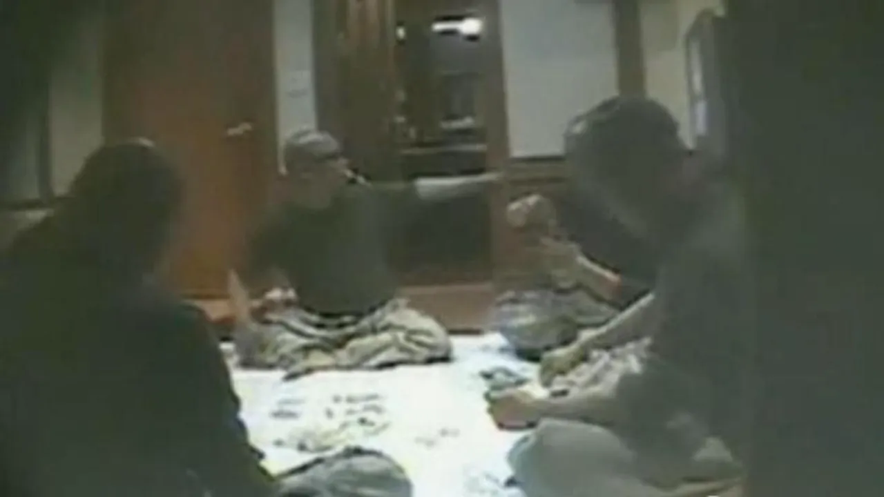 VIDEO. Șase călugări budiști au fost filmați când beau, fumau și jucau poker pe sume uriașe