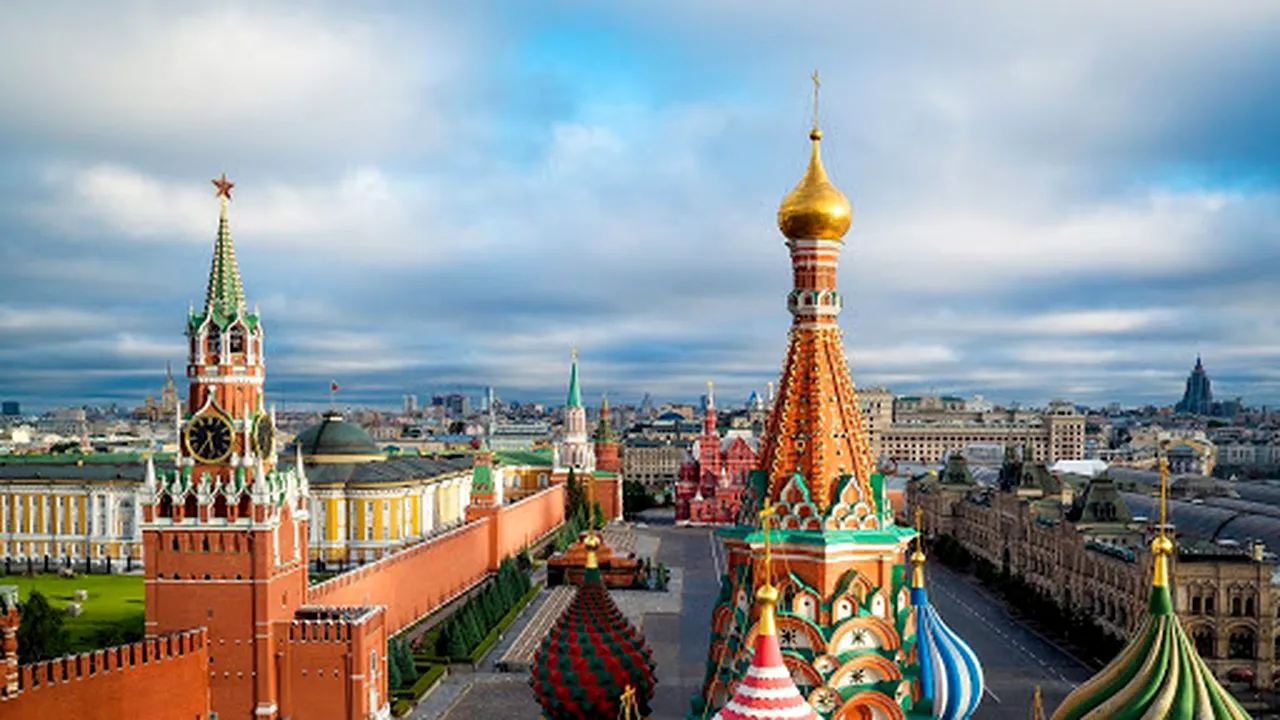 Studenții vor înlocui profesorii în vârstă și vulnerabili la școlile din Moscova