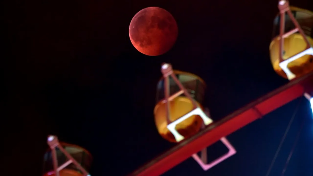 Eclipsa totală de Lună în acest weekend. Superstițiile strămoșilor noștri cu privire la aceste fenomene astronomice