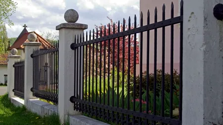 Legea te OBLIGĂ, dacă locuieşti la curte. E nevoie de aprobare de la vecini