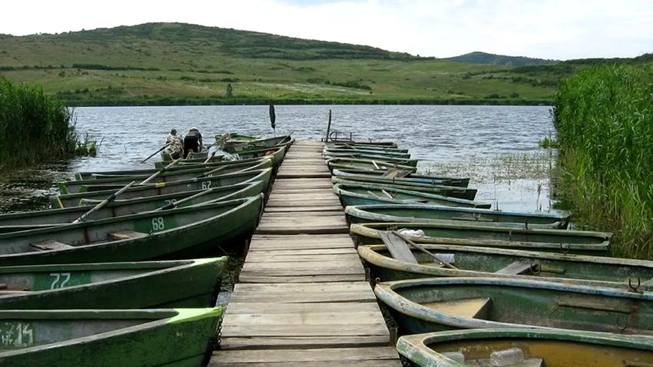 Locul turistic din România considerat „un PORTAL către alte lumi, păzit de balauri care scuipă foc”