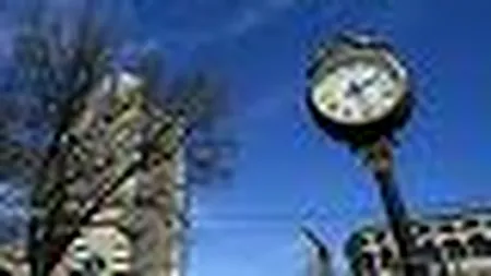 ORA DE IARNĂ. România trece în noaptea de sâmbătă spre duminică la ora oficială de iarnă
