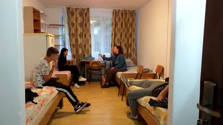 Studenții sunt în febra cazărilor: Cămin cu 100 de lei pe lună versus chirie cu 440 de euro la Cluj