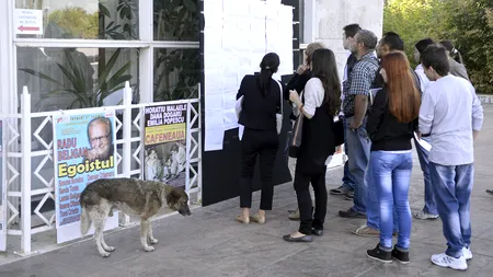 Un elev de clasa a VIII-a, un absolvent de liceu și unul de facultate au aceeași întrebare: „Ce meserie trebuie să-mi aleg ca să nu mor de foame?