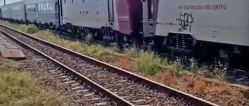VIDEO | Un tren Regio a rămas  fără locomotivă o oră și jumătate, pentru a ”salva” un IR internațional. Ce întârziere record a acumult garnitura