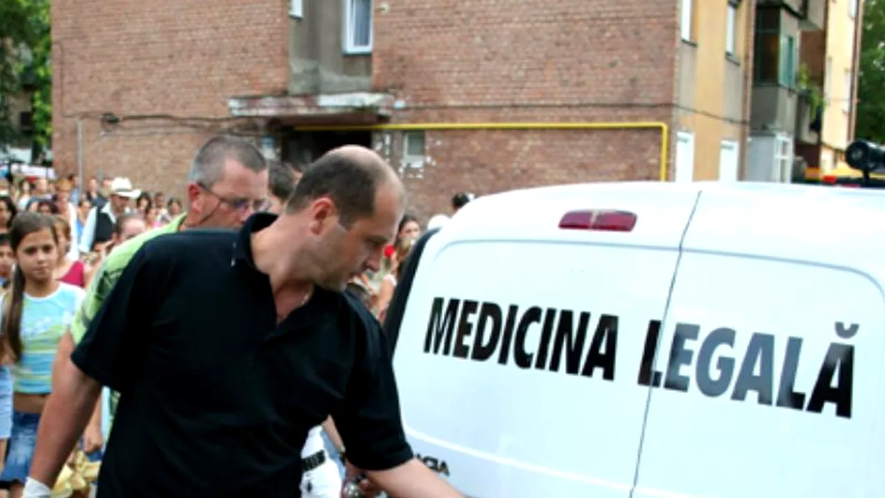 Un bărbat care avea la un braț o perfuzie cu erbicid a fost găsit mort într-un parc din Timișoara