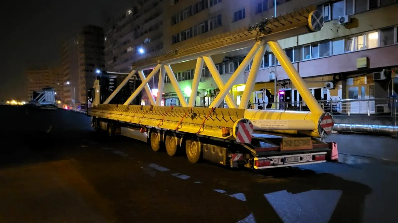 GALERIE FOTO | A început să vină tablierul de la Pasajul Doamna Ghica. Când se va circula pe cel mai așteptat pod din București