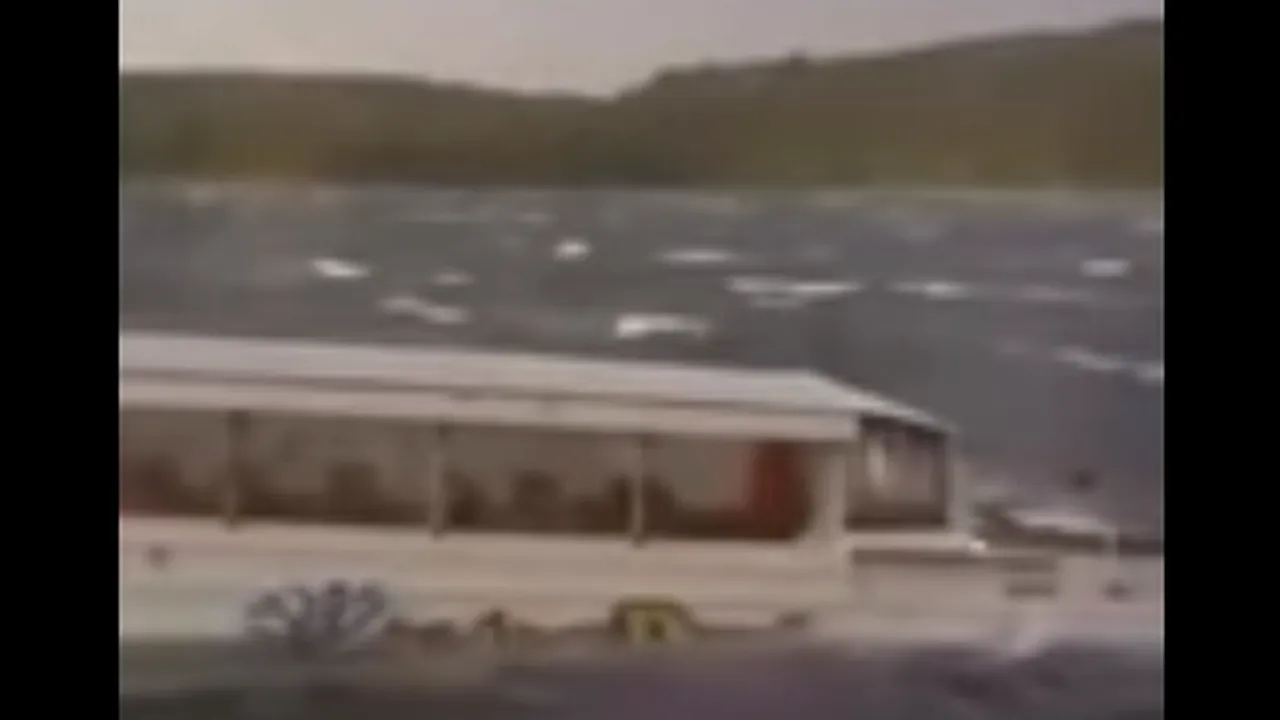 Un vaporaș-amfibiu S-A SCUFUNDAT în lacul Table Rock. Imagini TERIFIANTE și comentarii BLAZATE în timp ce 31 de oameni SE ÎNECAU