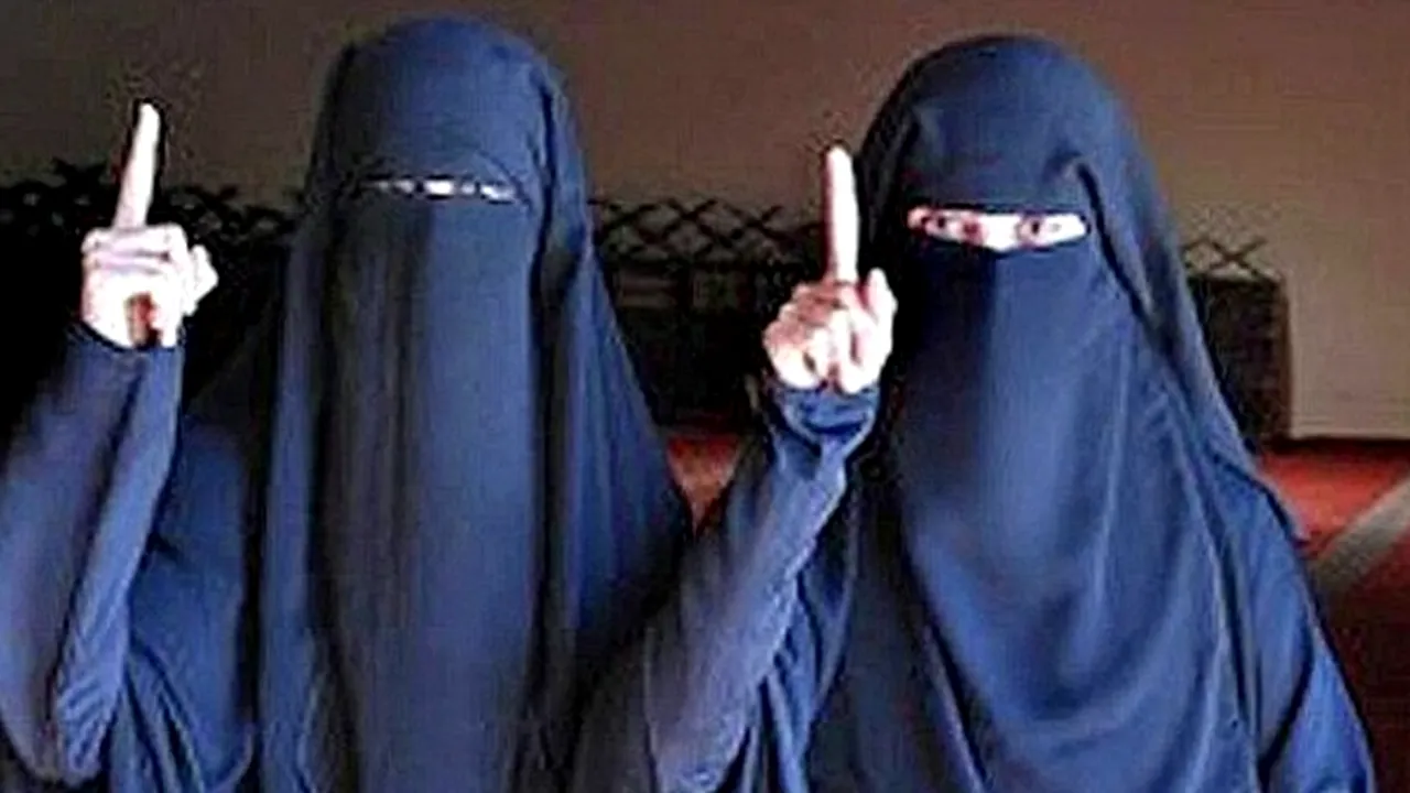 Două adolescente din Austria, răpite ca să lupte în Siria. Mesajul postat de fete pe Facebook: ''Moartea este scopul nostru''