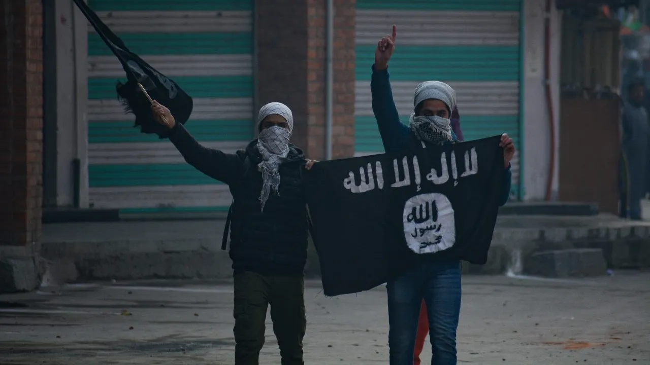 O femeie din Suedia a fost trimisă în judecată pentru crime de război. Ea este acuzată că și-ar fi trimis copilul în Siria pentru a deveni soldat ISIS