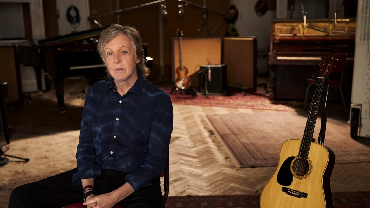 Paul McCartney va publica în iunie o carte cu imagini inedite, care documentează începuturile fenomenului The Beatles
