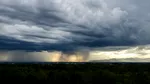 Avertizare meteo de vijelie puternică în Cluj. Cum va fi vremea în București și în țară