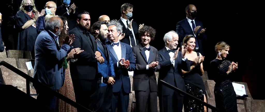 Un celebru actor italian a LEȘINAT pe scena Teatrului Odeon din Paris
