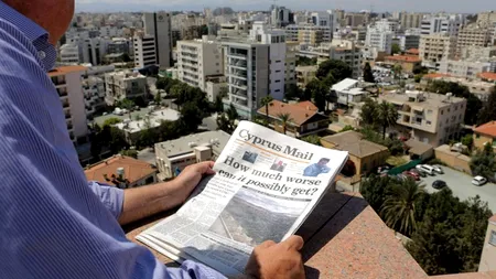 Strategia Ciprului pentru a-și păstra investitorii păgubiți de restructurarea băncilor: Cetățenii străini care au pierdut peste 3 milioane de euro vor primi cetățenie