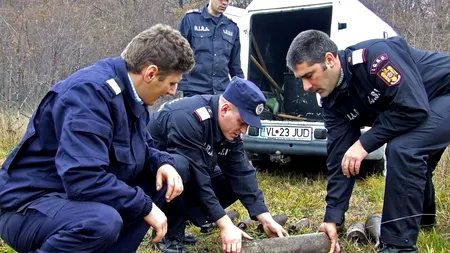 Peste 100 de proiectile, descoperite pe un teren viran din județul Giurgiu