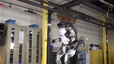 Servicii de securitate, construcții și livrări, realizate de roboți. Aceștia pot fi  închiriați la prețul „unei mașini