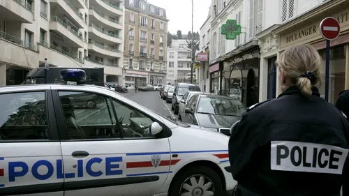 Doi tineri pregăteau un atentat cu ricin la Paris. Comunicau prin Telegram
