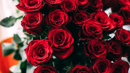 Cui spunem ”La mulți ani!” pe 18 octombrie. Mii de români își serbează ziua onomastică