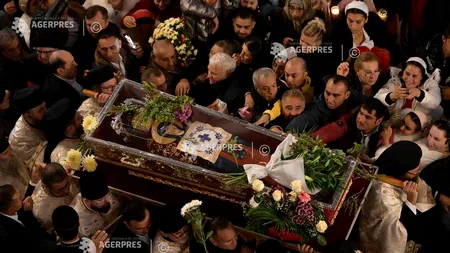 Îmbulzeală în prima zi a pelerinajul Sfintei Cuvioase Parascheva de la Iași. Zeci de persoane au avut nevoie de îngrijiri medicale