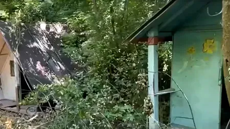 Peisaj dezolant în tabăra pentru școlari de la Ciric. Superba zonă care găzduia mii de elevi, lăsată în paragină