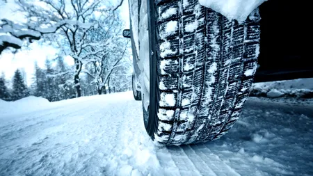 MOTIVUL pentru care unii șoferi riscă amenzi în sezonul rece, chiar dacă circulă cu anvelope de iarnă