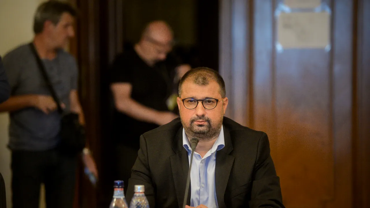 Fostul ofițer SRI, Daniel Dragomir: Sunt convins că nu numai Dragnea și Ponta au fost la Coldea în birou. În 2012, filajul era redistribuit tot pe ținte politice. INTERVIU