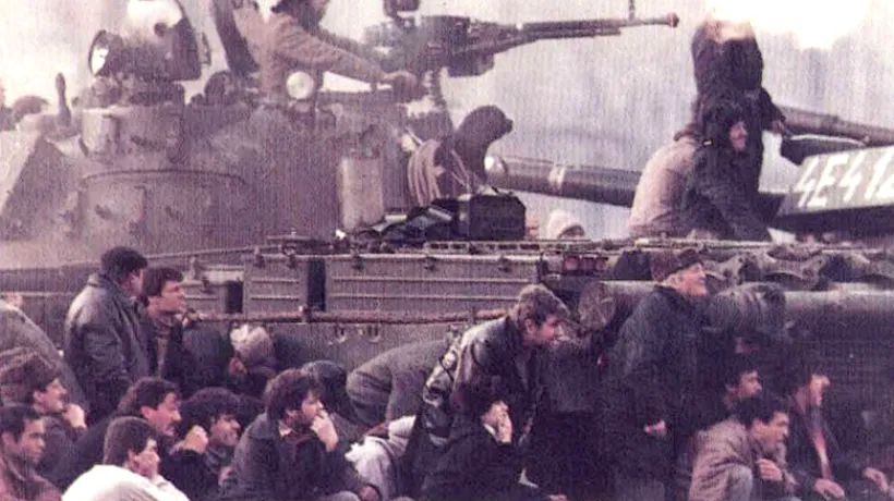 22 decembrie '89 - Fuga lui Ceaușescu și zeci de mii de oameni în stradă, sub tiruri de gloanțe