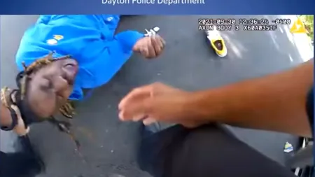 Șofer de culoare paraplegic, scos cu forța din mașină de polițiști în SUA (VIDEO)