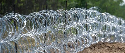 Ungaria a finalizat construcția gardului de sârmă ghimpată de la frontiera cu Serbia