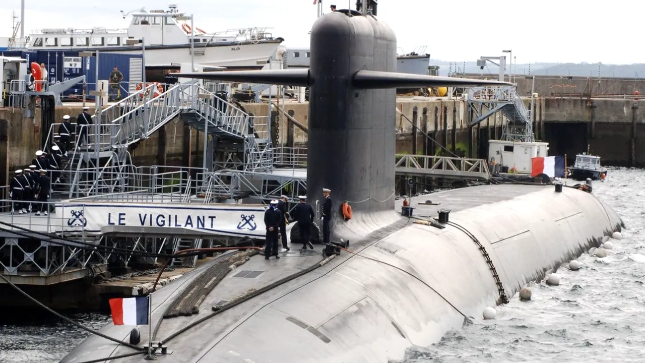 Alertă în Franța: cinci drone au fost detectate deasupra bazei navale Île Longue. Pușcașii marini au deschis focul