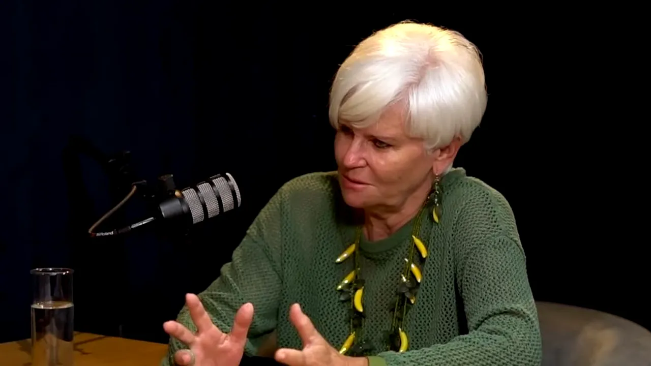 FOTO / De ce nu se spovedește Monica Tatoiu. ”Nu-mi place să îmi bag nasul sub SUTANA popii”