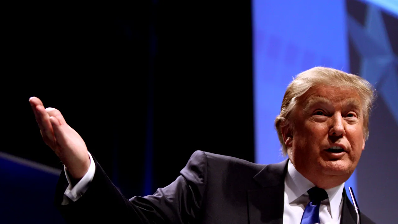 Trump vrea cooptarea palestinienilor la negocieri. Furioși, palestinienii refuză