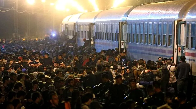 O mie de imigranți au trecut duminică din Croația în Slovenia, la bordul unui tren