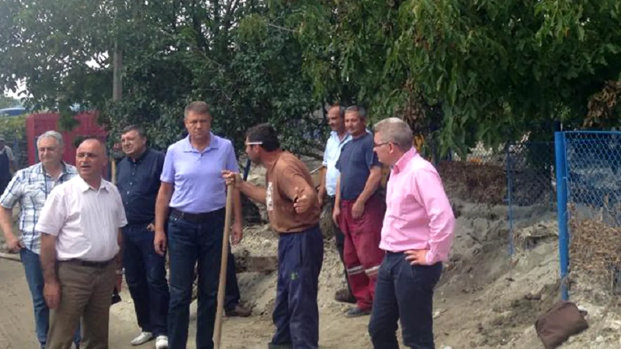 Prezidențiabilul Iohannis a ajuns „la inundații