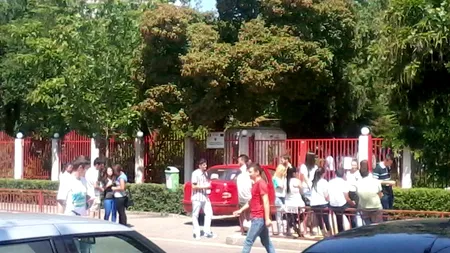 BAC 2013. Anchetă un liceu din Capitală privind suspiciuni de dare de mită, după ce o elevă a făcut plângere